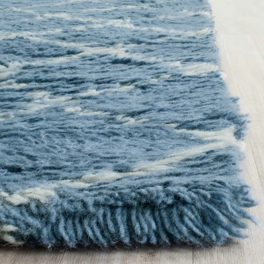 Kenya Diamond Light Blue/Ivory Area Rug